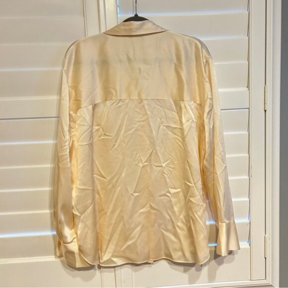 Vince Silk Button Down Blouse Buttercream Size XL - Picture 3 of 4